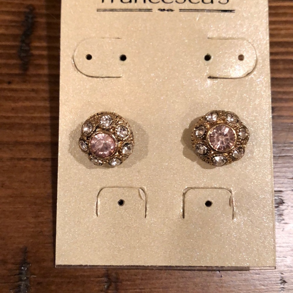 Francesca’s Flower Stud Earings - Picture 3 of 3